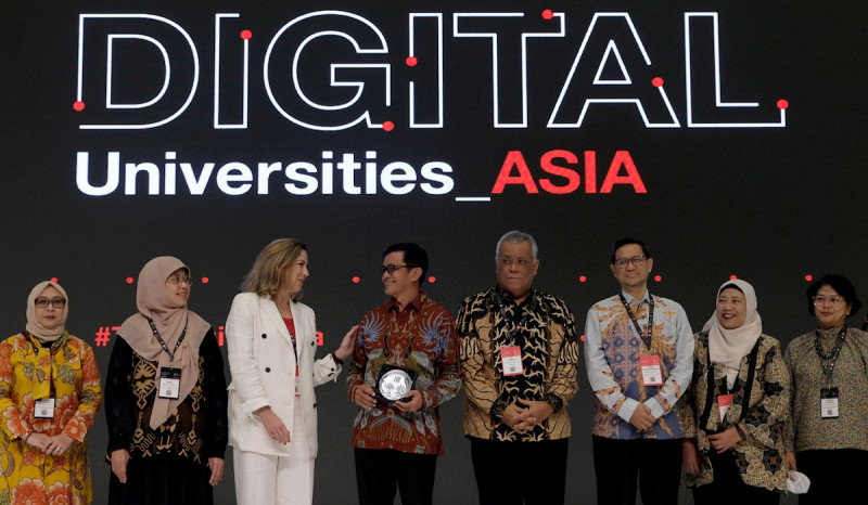 konferensi universitas asia digital bali 2024 media indonesia